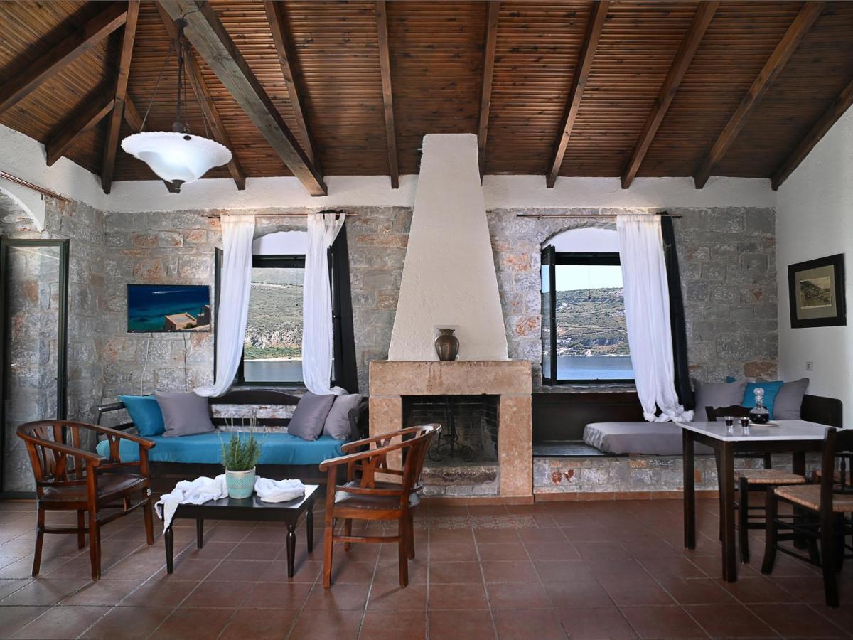 Selana Studios Néon Oítilon Extérieur photo